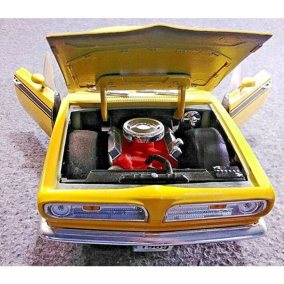 Road Signature 1969 Plymouth Cuda Barracuda 1:18 Scale Diecast Model Car Yellow - Picture 8 of 12